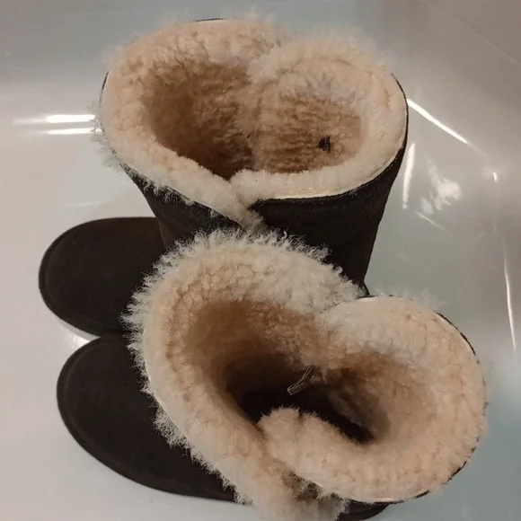 BearPaw Women's Brown Suede Fur Lined Winter Boots - Picture 5 of 9